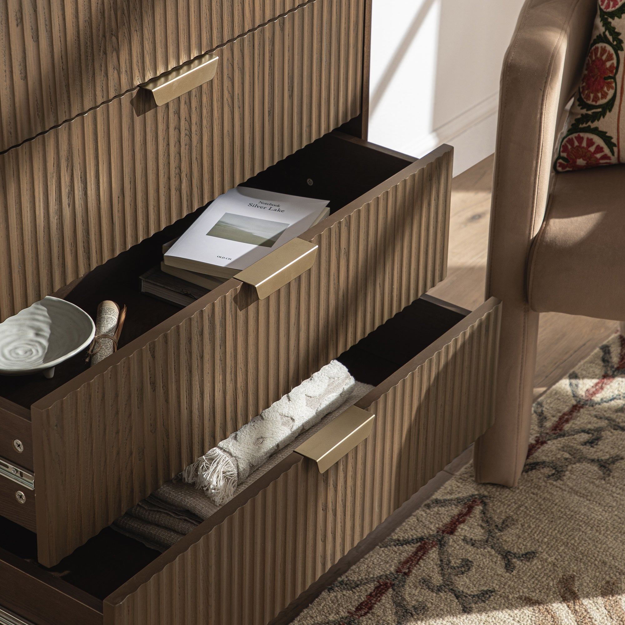 Richmond Ridged Chest of 5 Drawers, Dark Ash