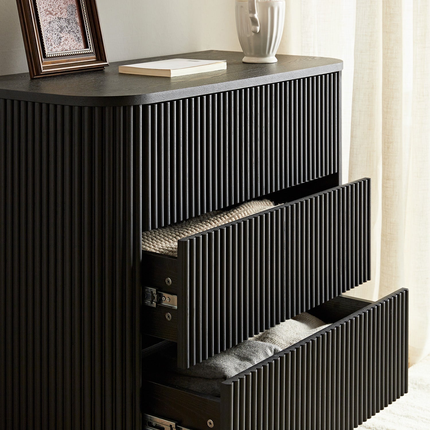 Maru Chest of 3 Drawers, Black