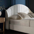 files/JAH-08-ECRU-BOU_scene2.jpg