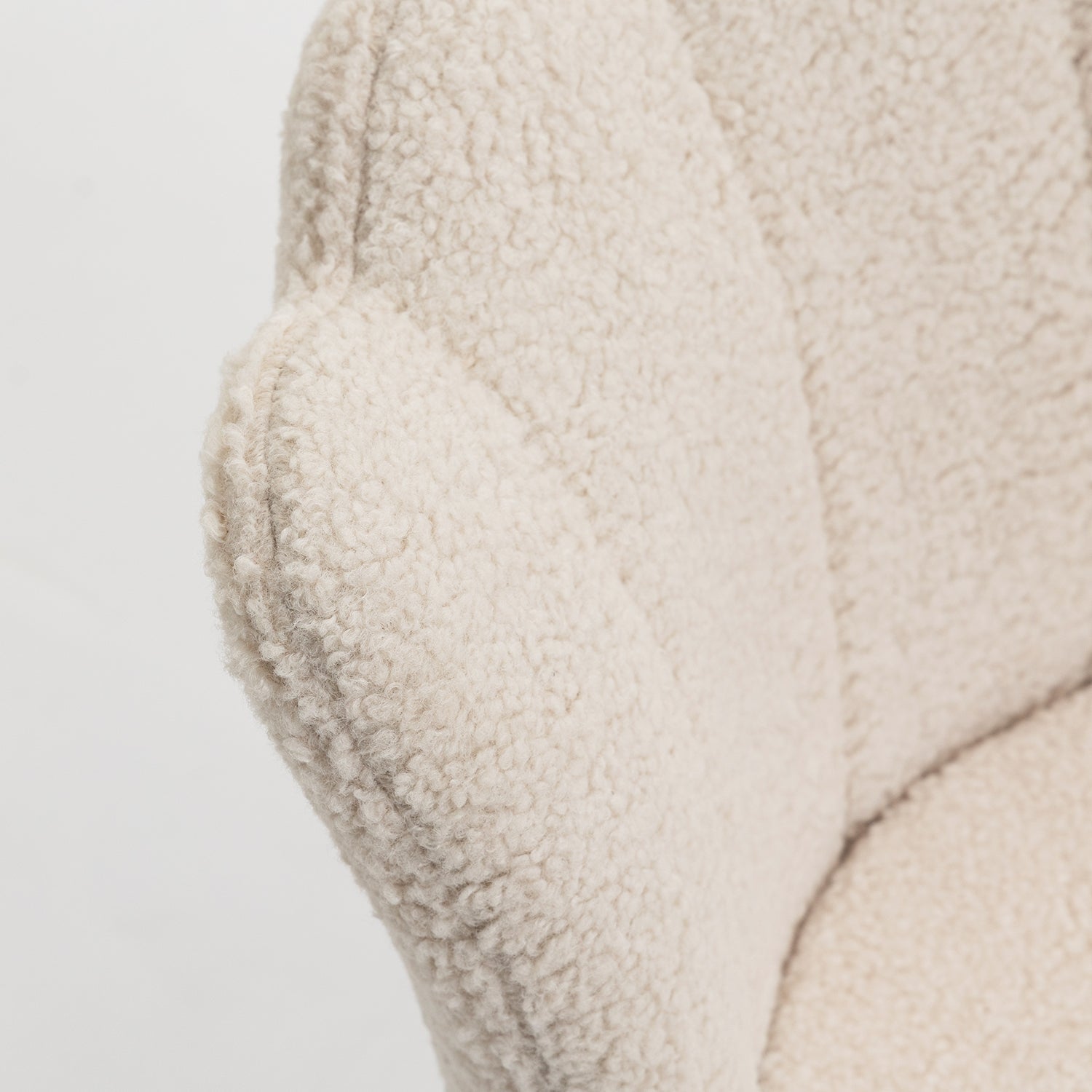 Hepburn Scalloped Swivel Chair (Ecru Boucle)