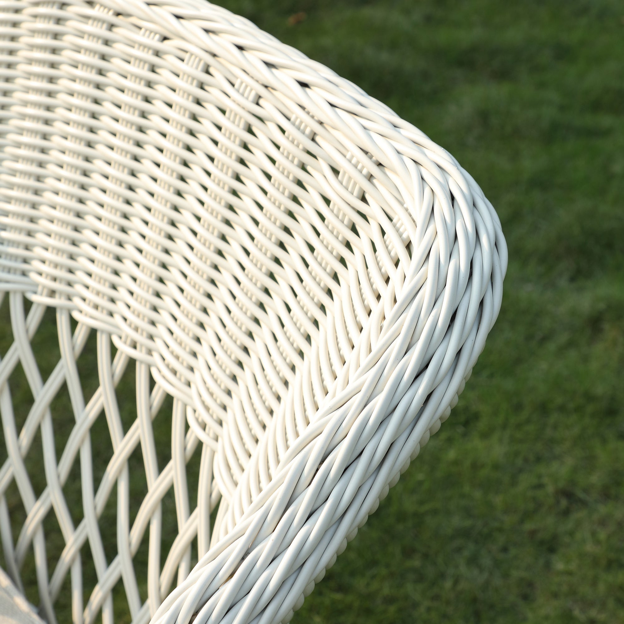 Willowbrook Lattice Weave Rattan 4-Seater Round Dining Set, White