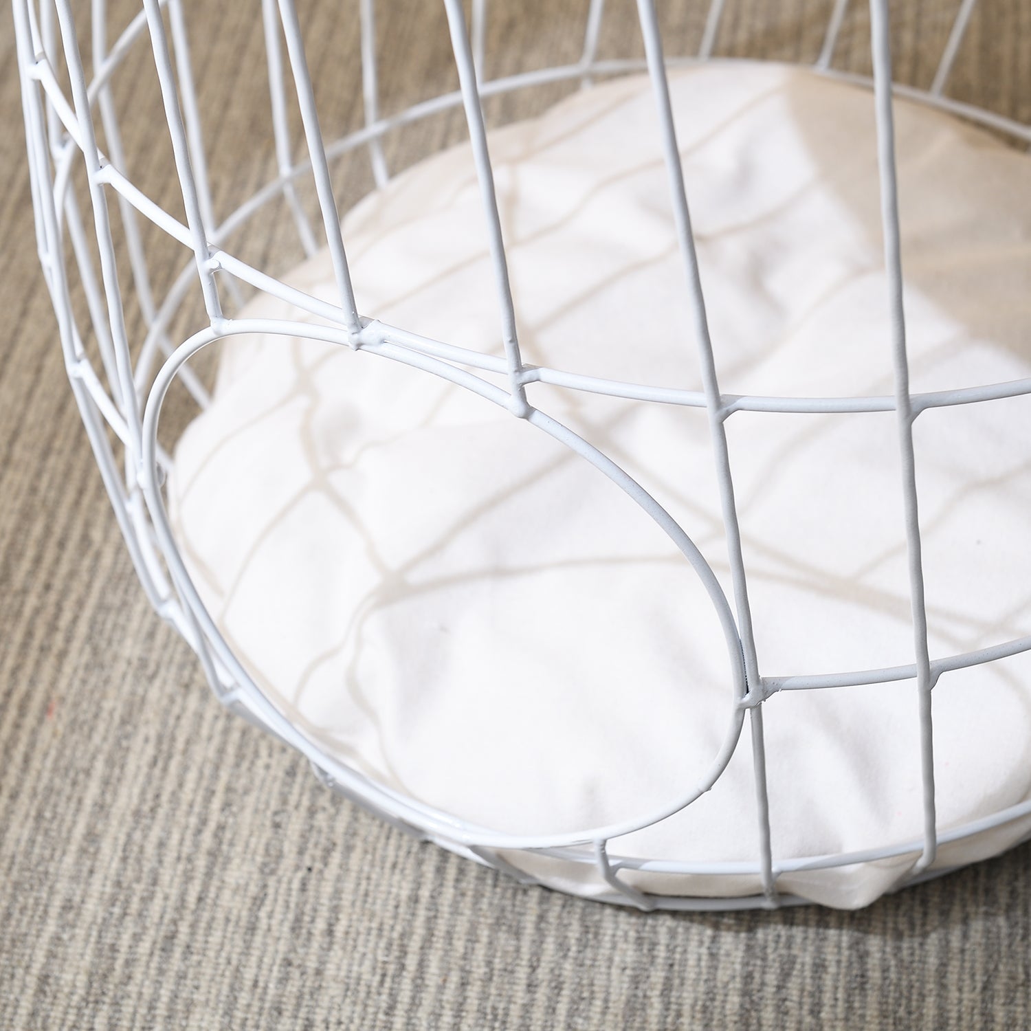 Mau Side Table/Indoor Cat House with Cushion (White)
