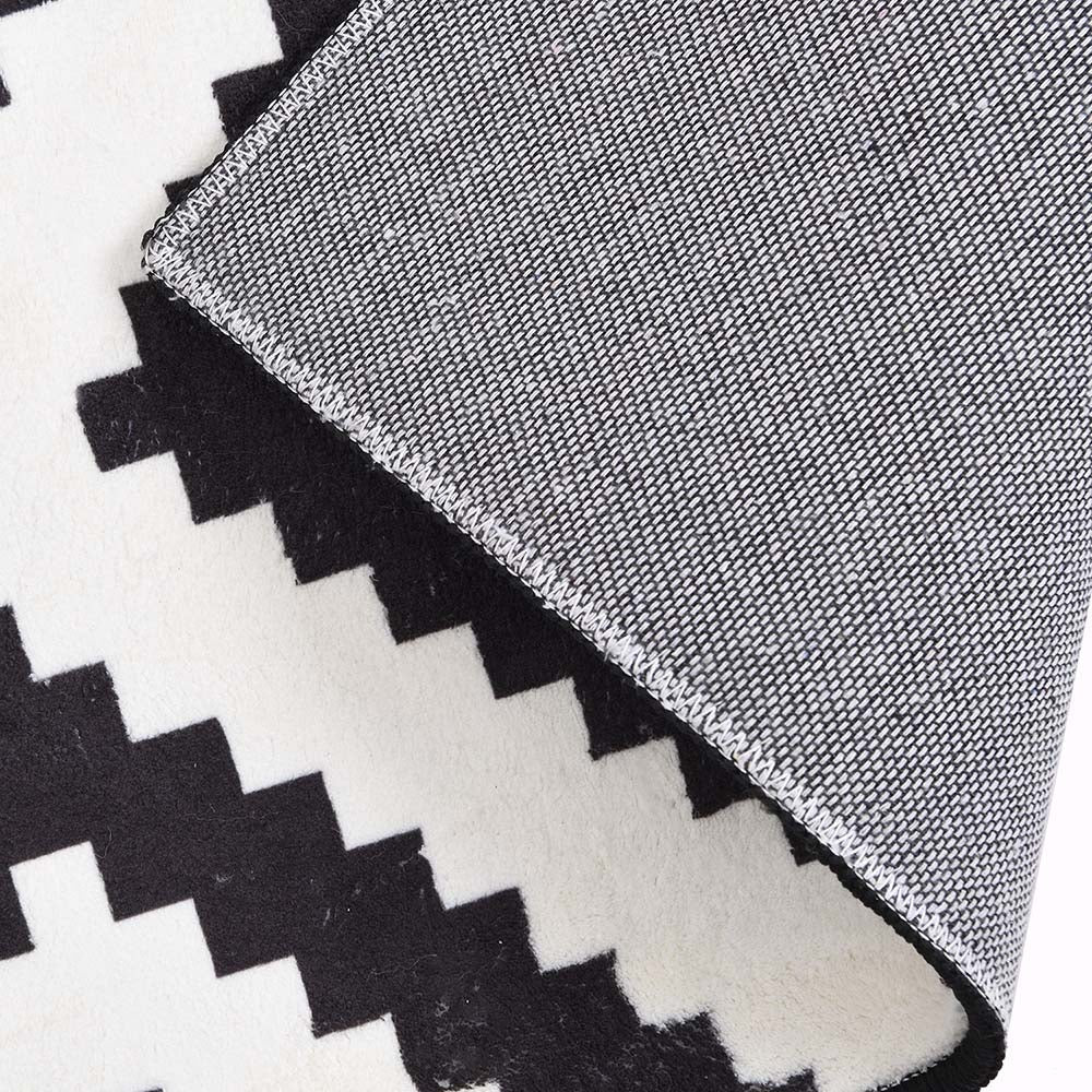 Illusion Monochrome Printed Rug 140 x 200 cm