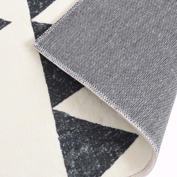 Hex Printed Rug 140 x 200 cm
